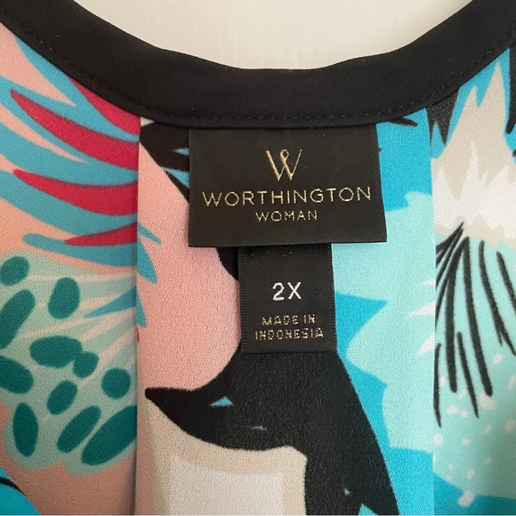 Relaxed plus size floral print lightest top - Picture 3 of 9